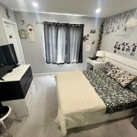 Private, Secure, Immaculate & Cozy Room Brampton Extérieur photo
