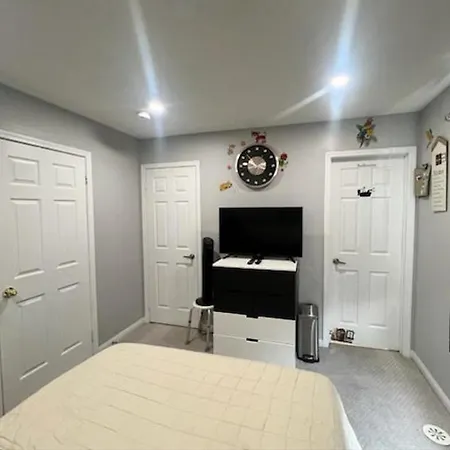 Private, Secure, Immaculate & Cozy Room Brampton Extérieur photo