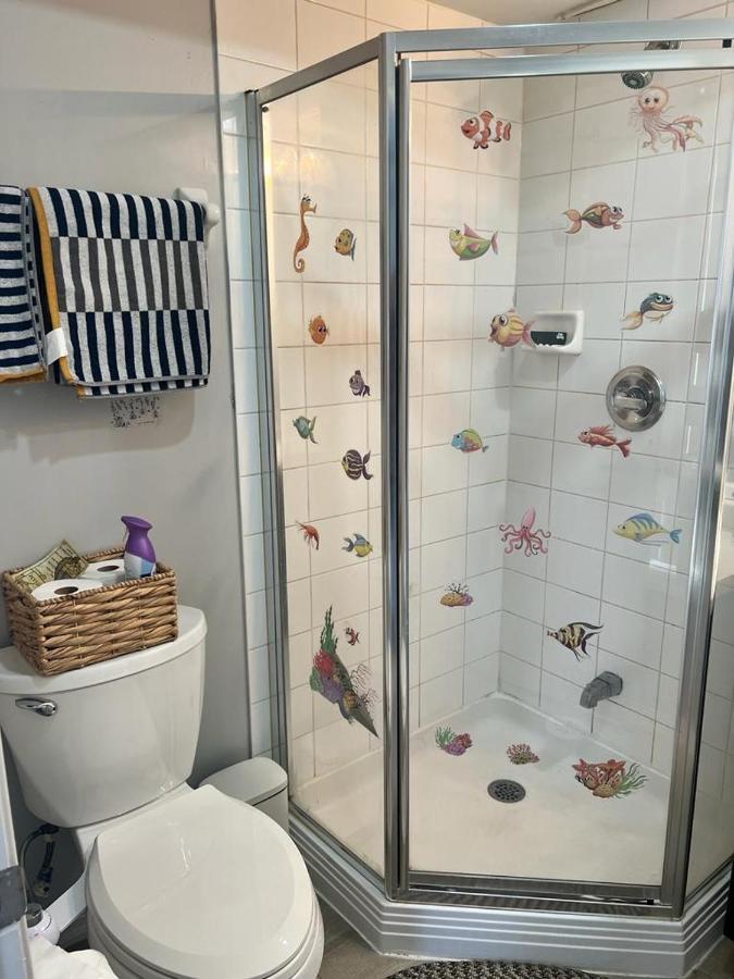 Private, Secure, Immaculate & Cozy Homestay Brampton